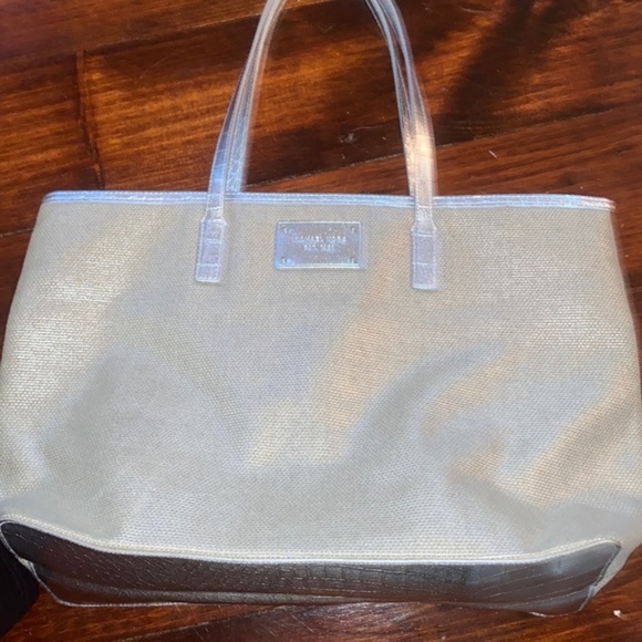 Michael Kors - Picture 2 of 4